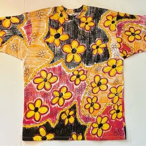 NEW 90’s VINTAGE GEOMETRIC SHORT SLEEVE T-SHIRT